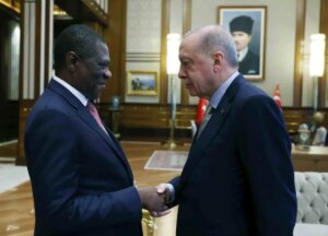 cumhurbaskani erdogan cumhurbaskanligi kulliyesinde guney afrika cumhuriyeti cumhurbaskani yardimcisi paul mashatileyi kabul etti qIOnyVQs.jpg