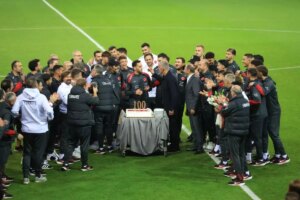 hakan calhanoglu 100 macinda kutlandi P67Bw9py.jpg