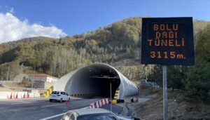 istanbul yolunu kullanacaklar dikkat bolu dagi tuneli bu saatlerde kapali olacak pdU63iwO.jpg