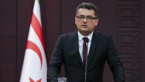 tufan erhurman kimdir kac yasinda nereli kktc kibris cumhurbaskani adayi tufan erhurmanin biyografisi ve hayati gl8E5IZT.jpg