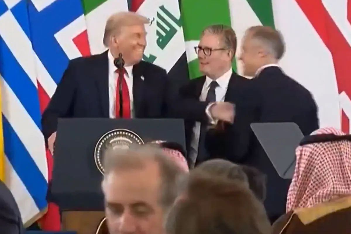 zirvede ilginc anlar trump o ulkenin liderini once kaybetti sonra unvanini degistirdi XYLNl4iz.jpg