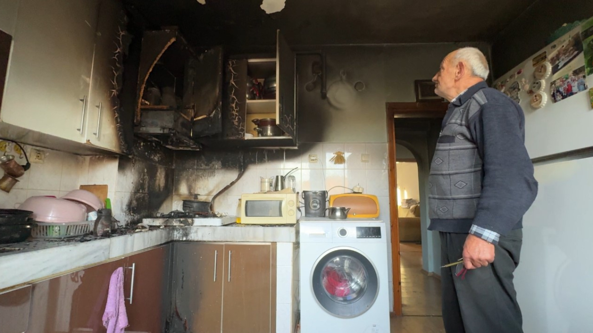 karabukte evde cikan yanginda 2 kisi dumandan etkilendi C1i1d1uT.jpg